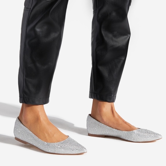 Elegant Silver Women's Flats - Picture 1 of 11